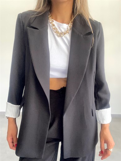 Kolu Katlamalı Siyah Blazer Ceket