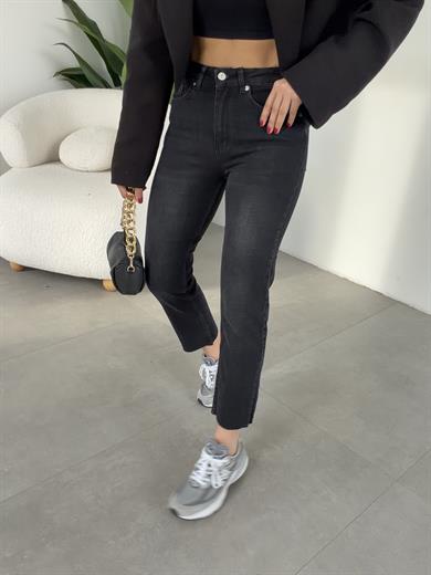 Koyu Füme Boyfit Kesik Paça Jean