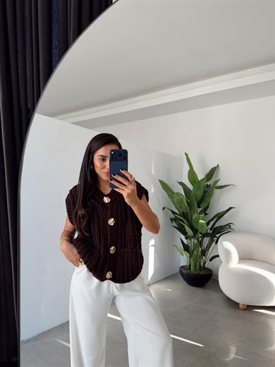 Koyu Kahve Bisiklet Yaka Yumuşak Dokulu Cepli Triko Yelek