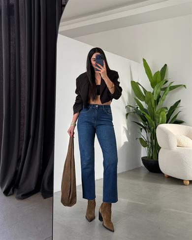 Koyu Mavi Boyfit Kesik Paça Jean