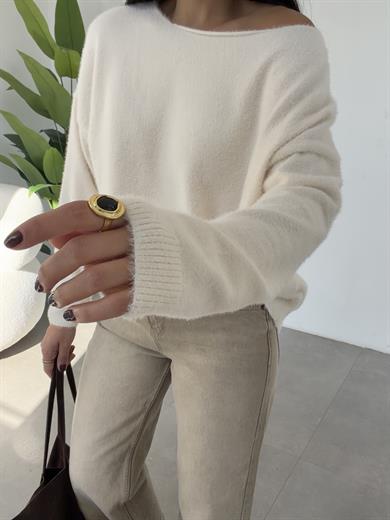 Krem Sakallı Tek Omzu Açık Kazak