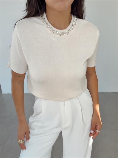 Krem Yakası Taşlı Kısa Kol Kazak