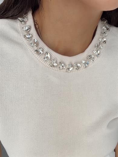 Krem Yakası Taşlı Kısa Kol Kazak