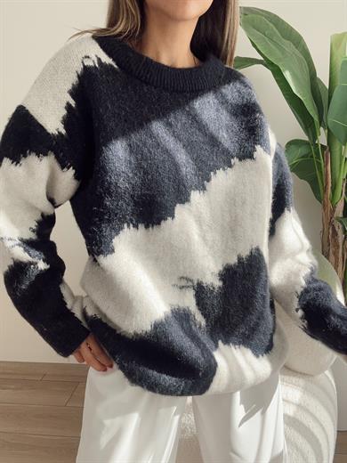 Lacivert Desenli Kazak