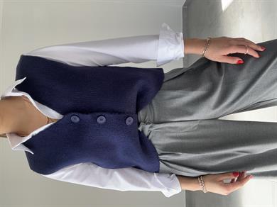 Lacivert Düğmeli Triko Yelek