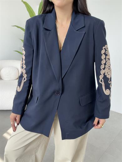 Lacivert Kol Nakış Detaylı Vatkalı Ceket