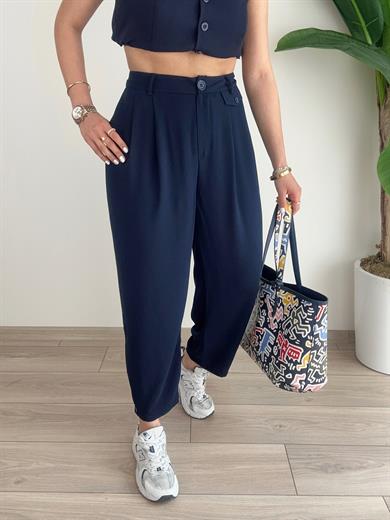 Lacivert Paçaları Düğme Detaylı Pantolon