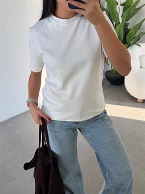 M-D Beyaz Bisiklet Yaka Tshirt