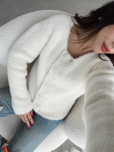 M-D Ekru Kalp Düğme Yumoş Hırka