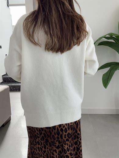 M-D Ekru V Yaka Kazak