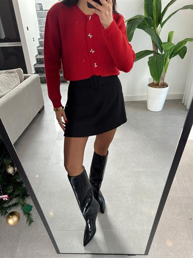 M-D Kırmızı Fiyonk Düğme Detaylı Hırka