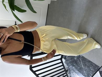 M-D Sarı Tensel İnce Kemerli Pantolon