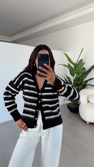 M-D Siyah-Beyaz Çizgili Triko Hırka