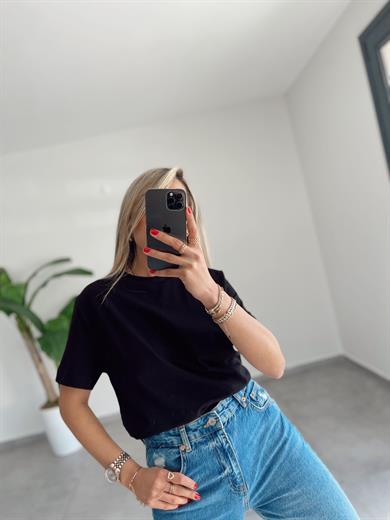 M-D Siyah Bisiklet Yaka Basic Tshirt