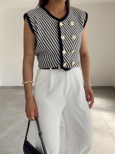 M-D Siyah Gold Düğme Yelek