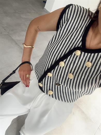 M-D Siyah Gold Düğme Yelek