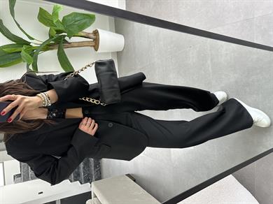 M-D Siyah Vatkalı Blazer