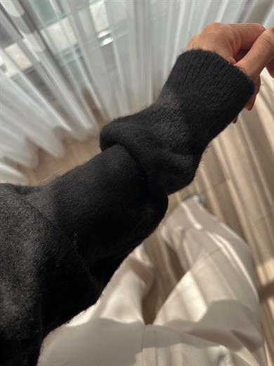 M-D Siyah Yumoş Kazak