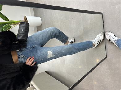 Mavi Taşlanmış Yırtık Jean