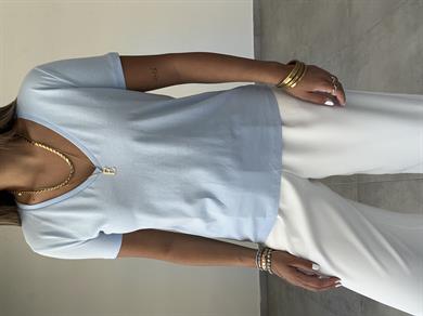 Mavi V Yaka Basic Tişört