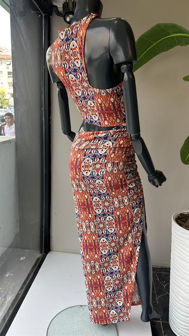 Mercan Baskılı Dekolteli Elbise