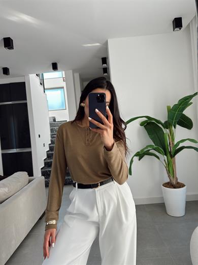 Olive Önden Düğmeli Likralı Bluz