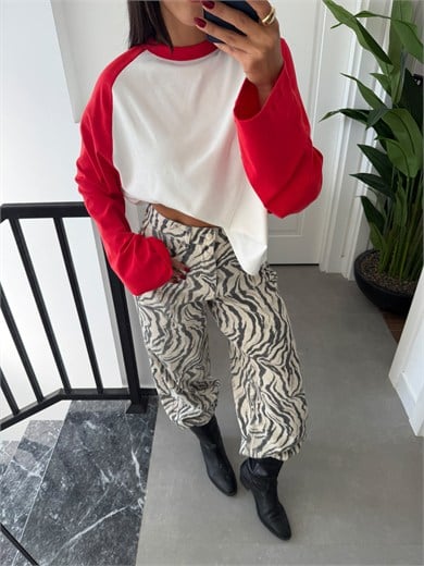 Ön Ekru Kol Kırmızı T-Shirt