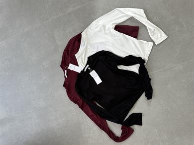 Oys Beyaz Parmak Geçirmeli Bluz