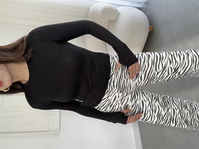 Oys Siyah Parmak Geçirmeli Bluz