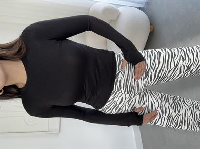 Oys Siyah Parmak Geçirmeli Bluz