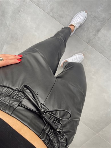 Özel Üretim Beli Lastikli Siyah Deri Pantolon