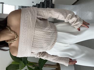 Özel Üretim Vanilya Madonna Yaka Yumoş Triko Kazak