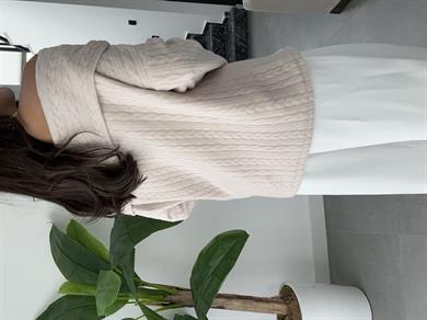 Özel Üretim Vanilya Madonna Yaka Yumoş Triko Kazak