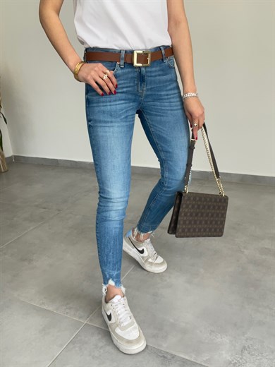 Paça Detaylı Kot Pantolon