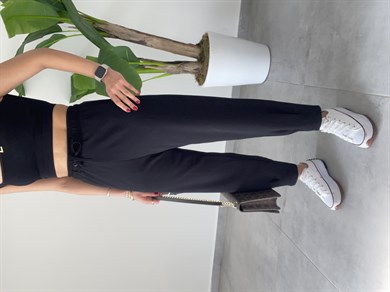 Paça Pileli Siyah Pantolon