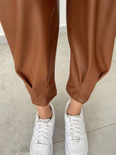 Paça Pileli Taba Deri Pantolon