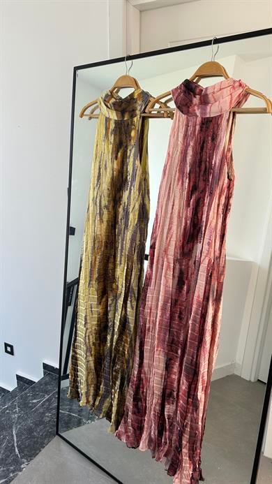 Pembe Kraşlı Elbise