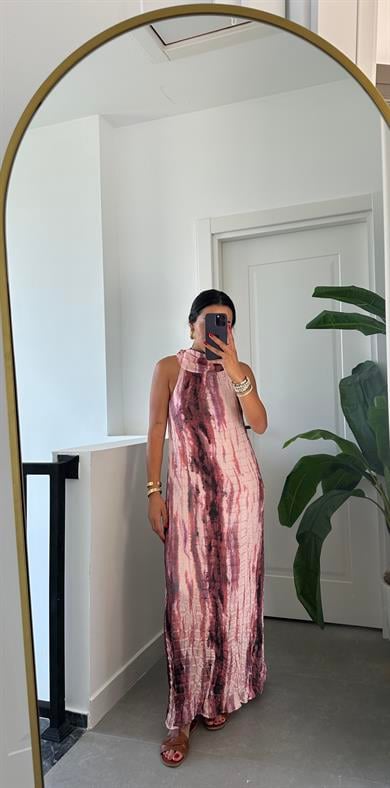 Pembe Kraşlı Elbise