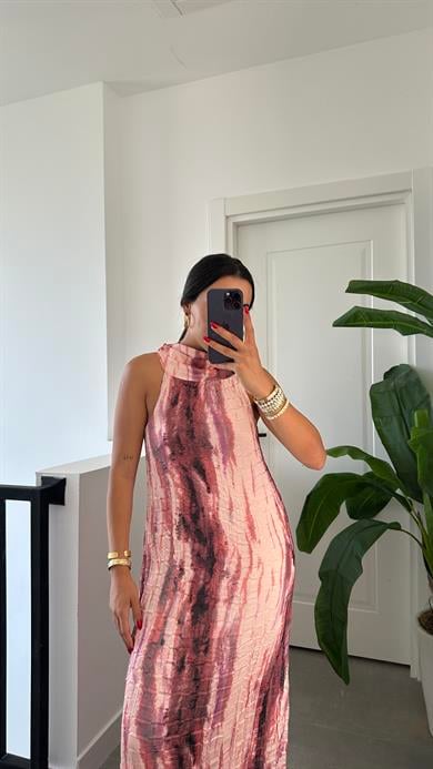 Pembe Kraşlı Elbise