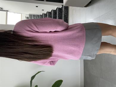 Pembe Oval Yaka Yumusak Dokulu Triko Kazak
