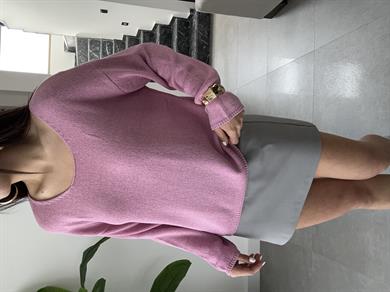Pembe Oval Yaka Yumusak Dokulu Triko Kazak