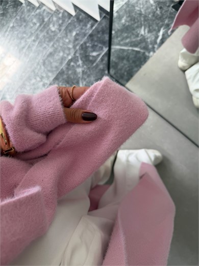 Pembe Sakallı Uzun Triko Hırka