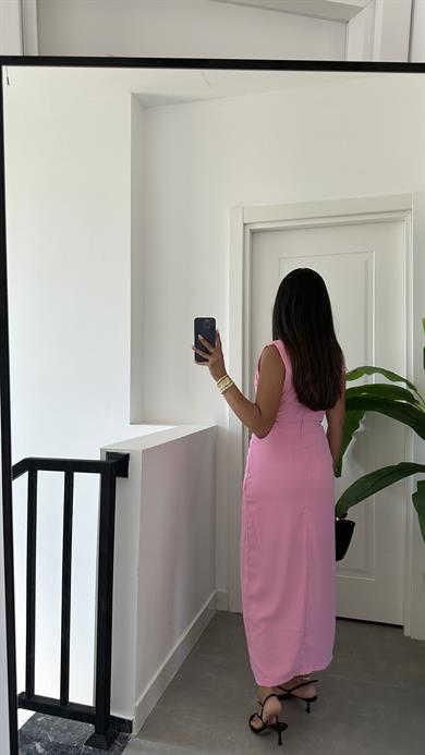 Pembe Tokalı Elbise