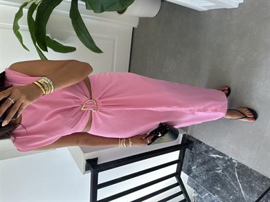 Pembe Tokalı Elbise