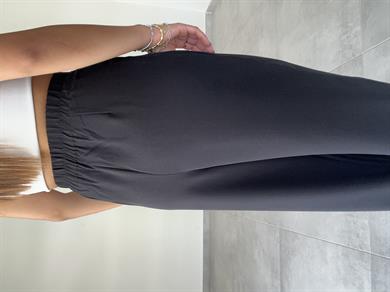 Rivero Siyah Pileli Palazzo