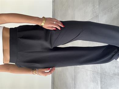 Rivero Siyah Pileli Palazzo