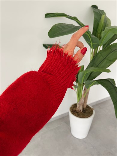 Saçaklı Kırmızı Triko Kazak