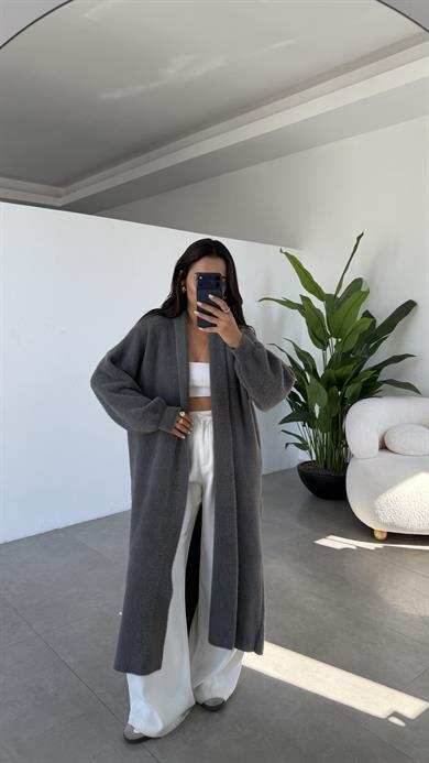 Sakallı Antrasit Uzun Triko Hırka