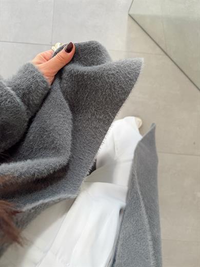 Sakallı Antrasit Uzun Triko Hırka