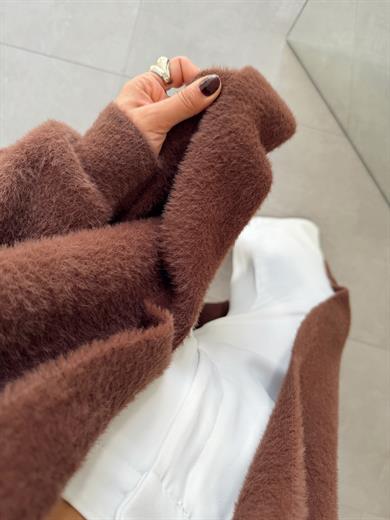 Sakallı Kahve Uzun Triko Hırka